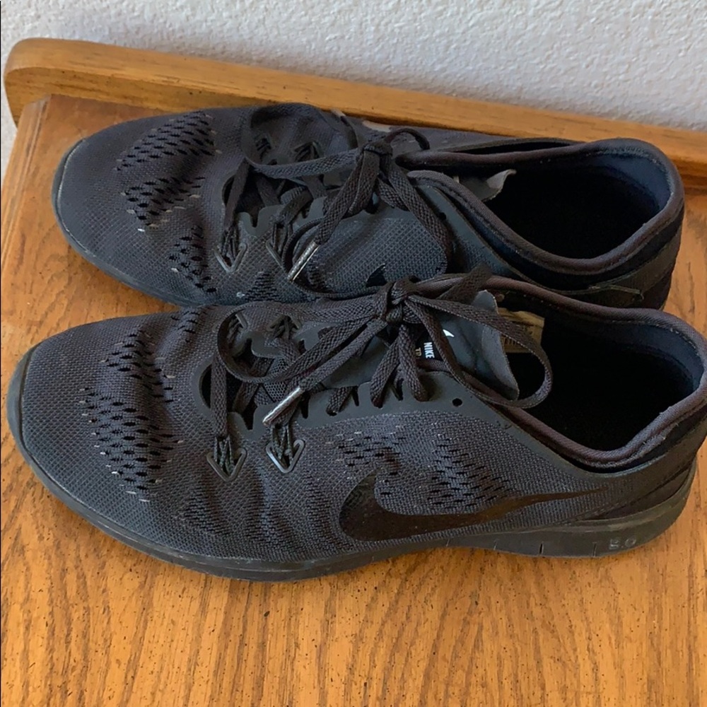 Black Nike’s SZ 8